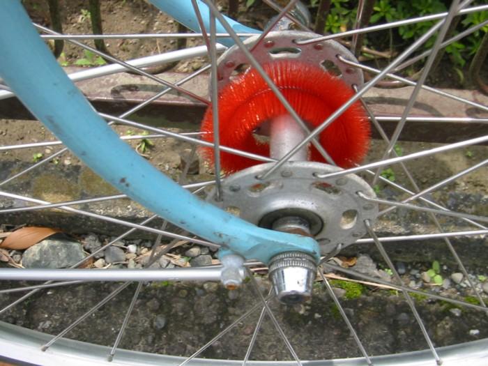 自転車のハブに巻くことで磨く効果があるハブ毛の説明