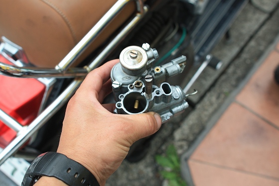 キャブ交換を行ったもう1台のVespa PX200FL2。