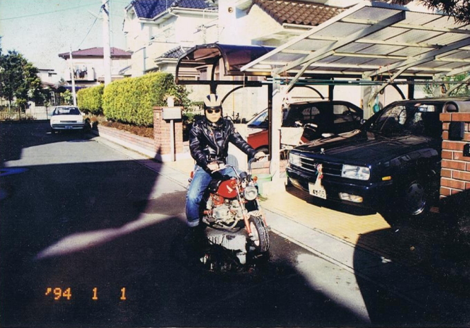 若かりし頃にDAVIDAのヘルメットを被った写真