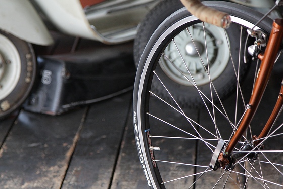 タイヤを細くして快適さが増した自転車の足まわり