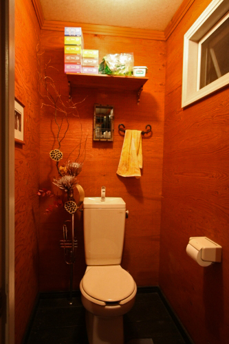 トイレットペーパー用の棚