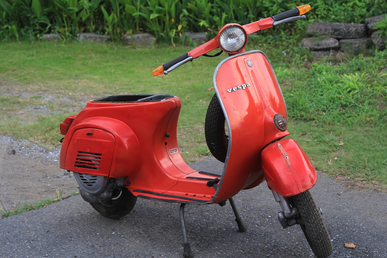 ディスプレイ用のvespa50Rを完成させた様子