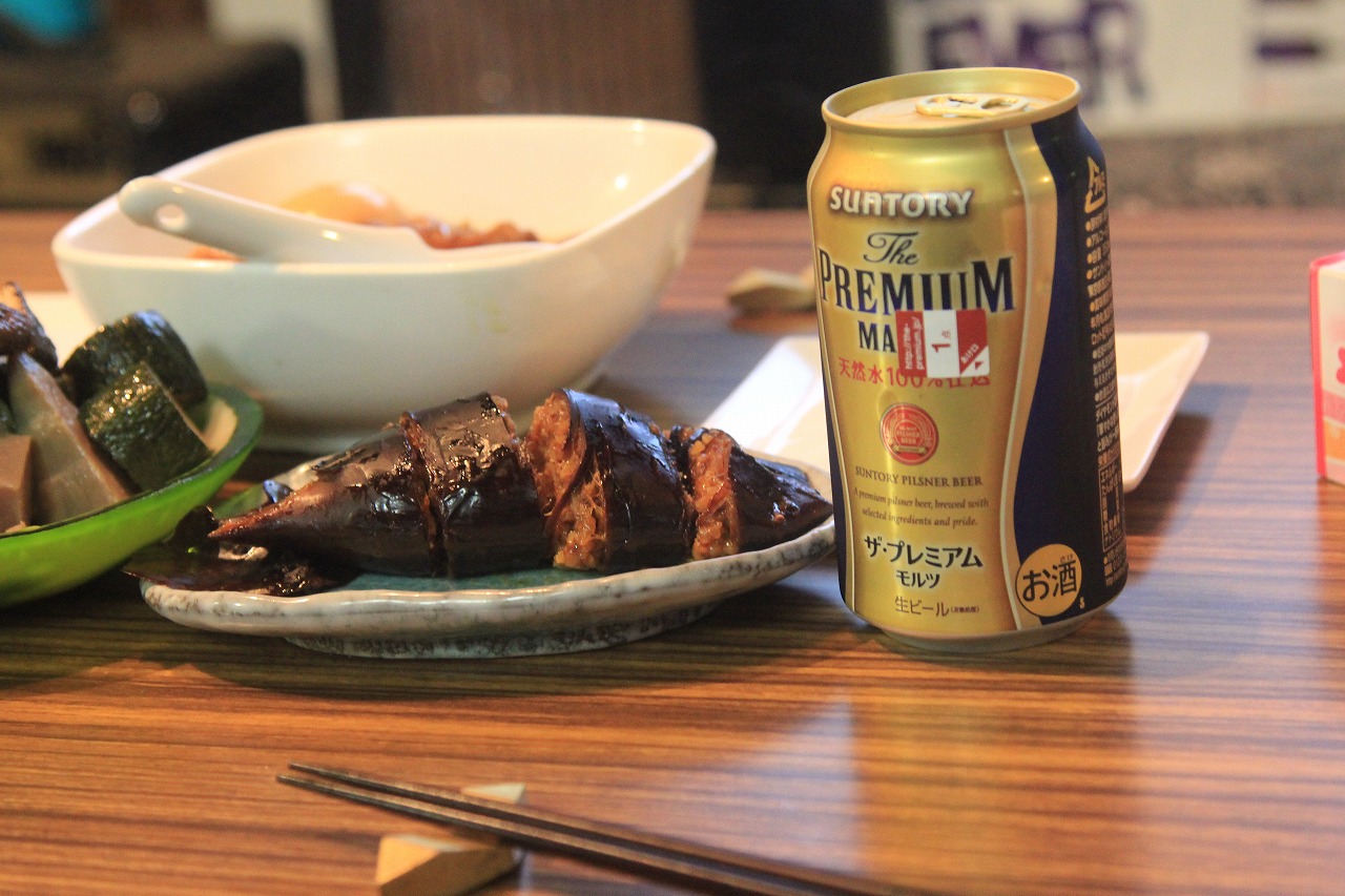 晩酌のお供のビールとつまみ