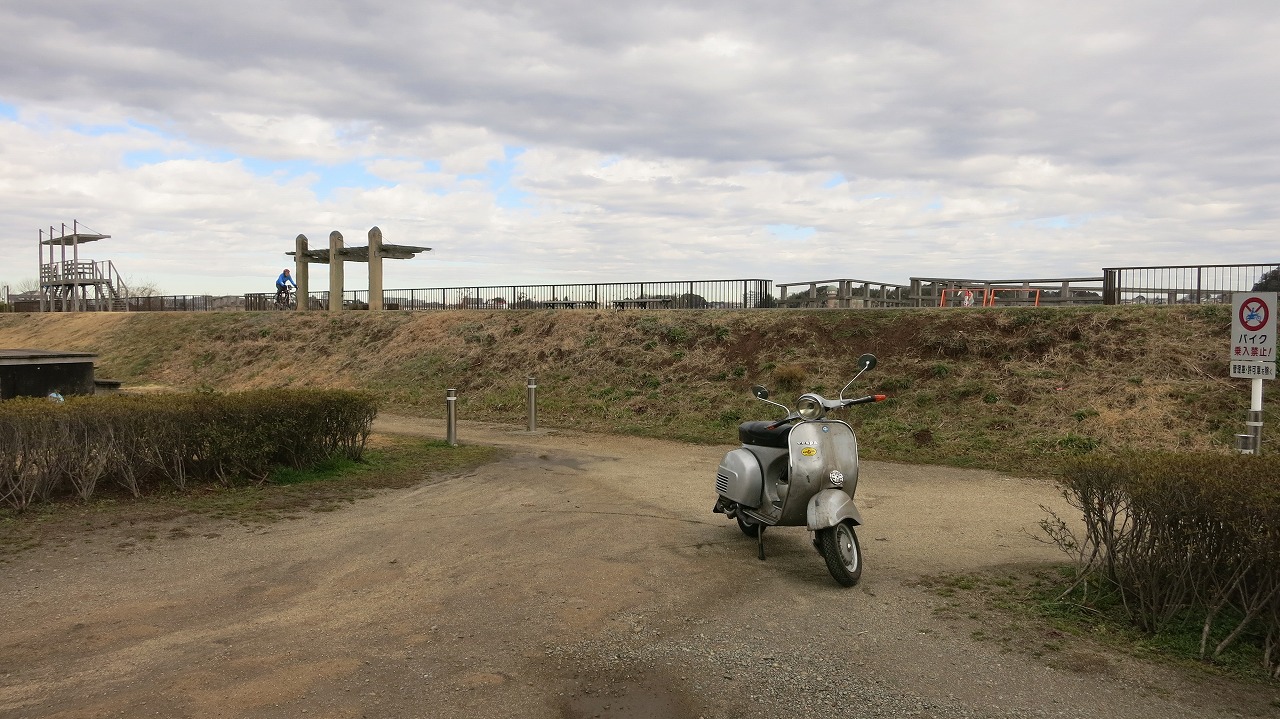 Vespa RALLY200の最終チェック試運転中の様子