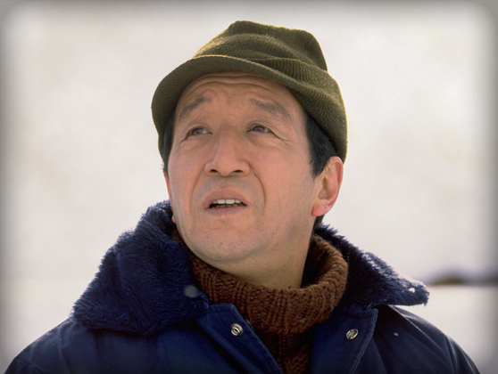 黒板五郎さんの映像を観て気合いを入れ直す場面