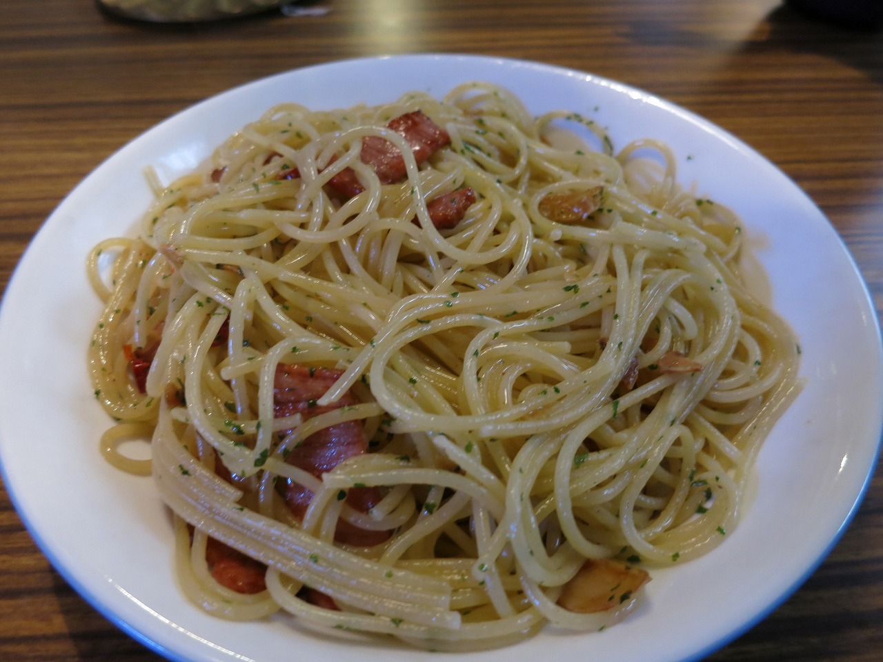 パンチが効きすぎた微妙な昼食