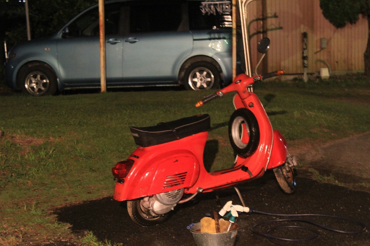 出店予定品を洗車している様子