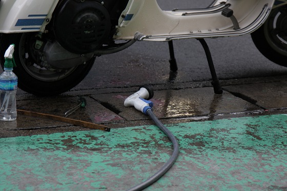 真冬の洗車で手が冷たくなった瞬間