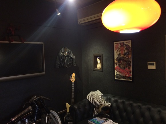 整理整頓されたStoop Motorcycles店内その1
