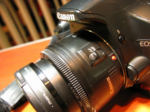 レンズ購入を悩むも惹かれてしまう、Canon EOS Kiss Digitalとレンズ。