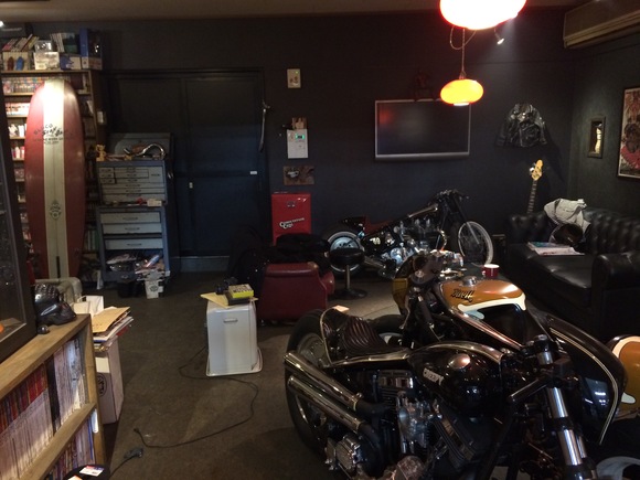 整理整頓されたStoop Motorcycles店内その2