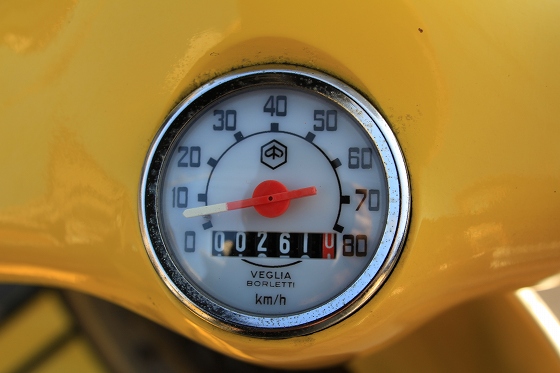 Vespa50Rの後方アングル写真