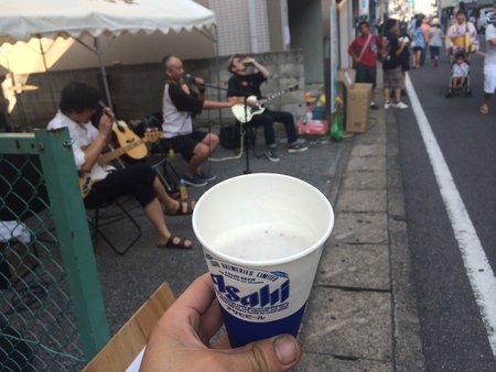 柏祭りで暑さに負けて飲んだビール