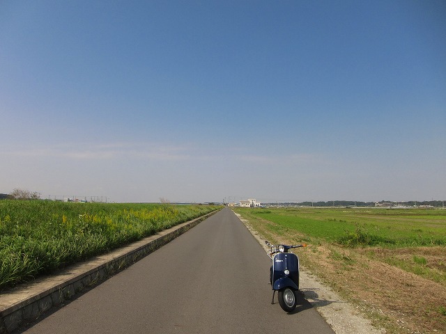 試運転へ出発する50s。肌寒い朝の様子。