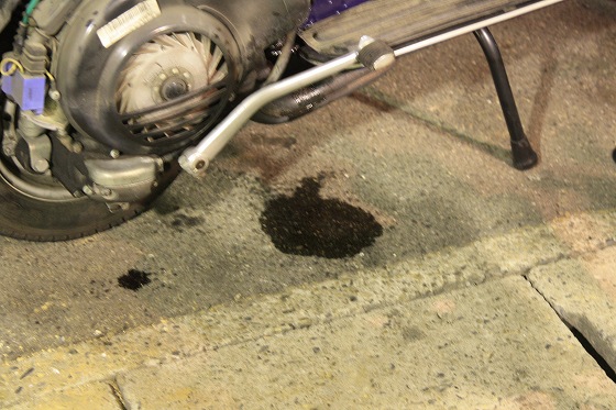 荷重がかかった際に燃料が漏れ出すPX125FL2