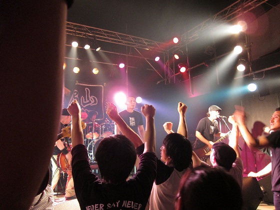 ライブイベントの会場の様子