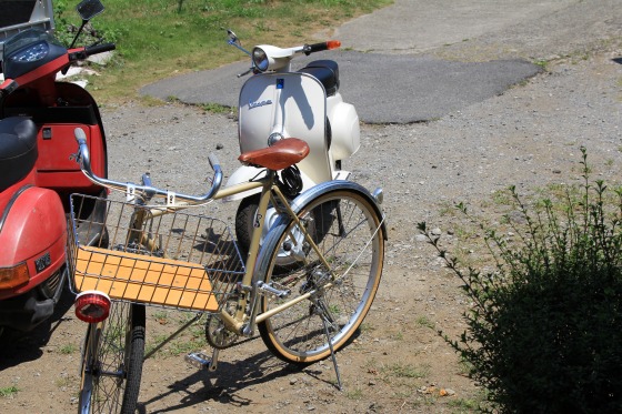 ブルックス製サドルに交換された自転車