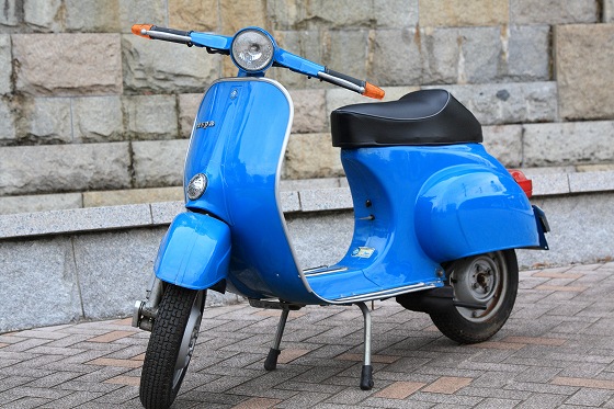 チャイナブルーのVespa 50sが成約・出発前の様子