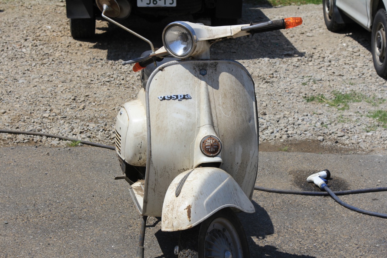 洗車前のET3ベスパ