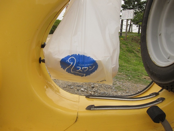 朝の試運転途中に立ち寄った手賀沼沿いのベンチ