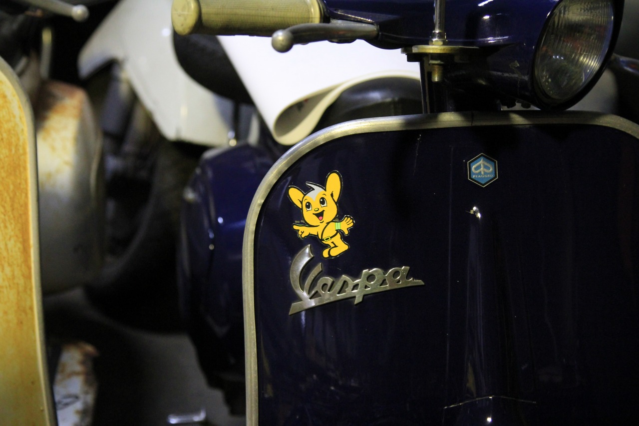 エンジン異音の修理で分解中のvespa50s