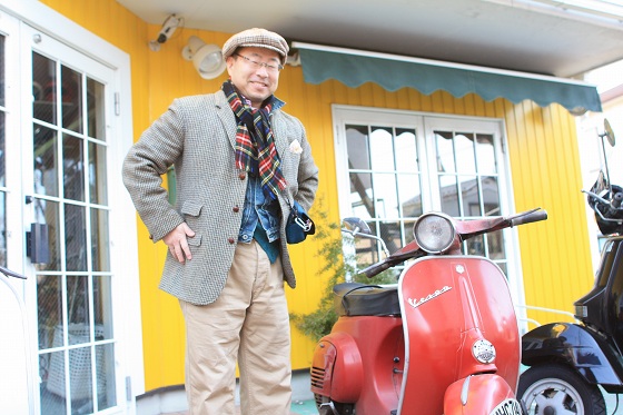 修理完了後に店頭でお引き取りされるベスパ