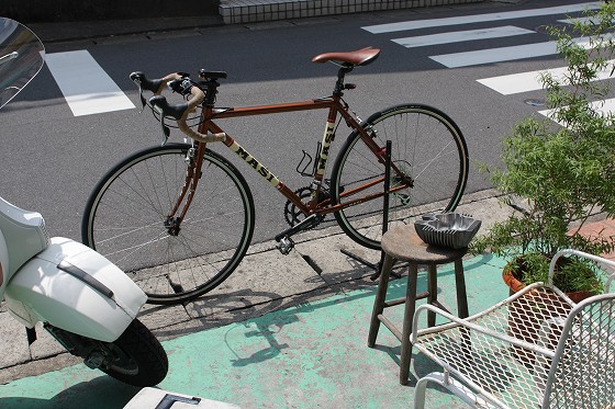 毎朝の愛用自転車を注油・磨き上げた様子
