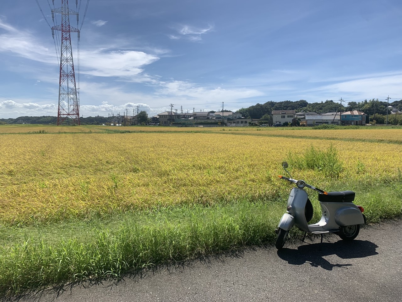 レッカー搬送されたベスパ100の車両写真