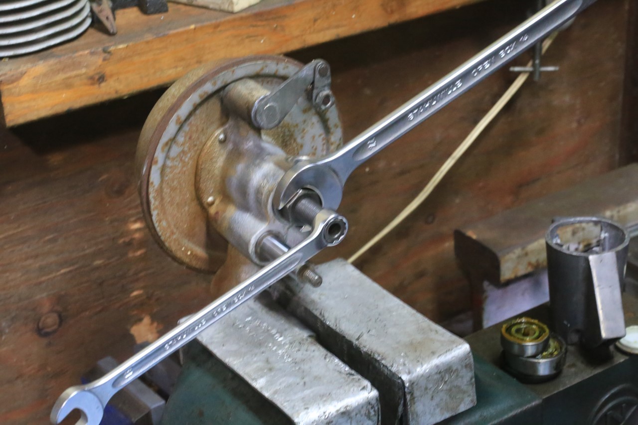 中古車50sの整備作業