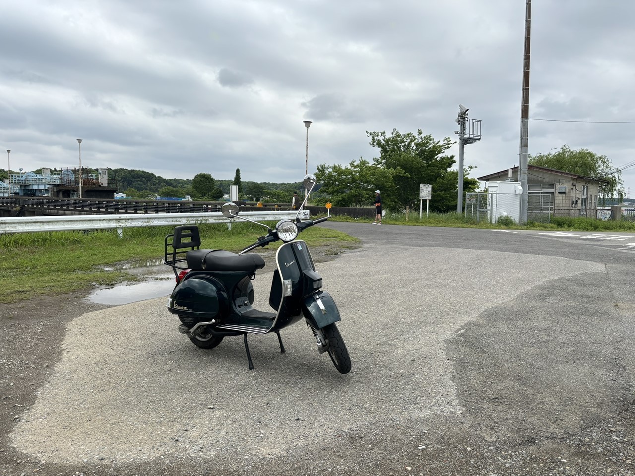 中距離試運転に出発するベスパ