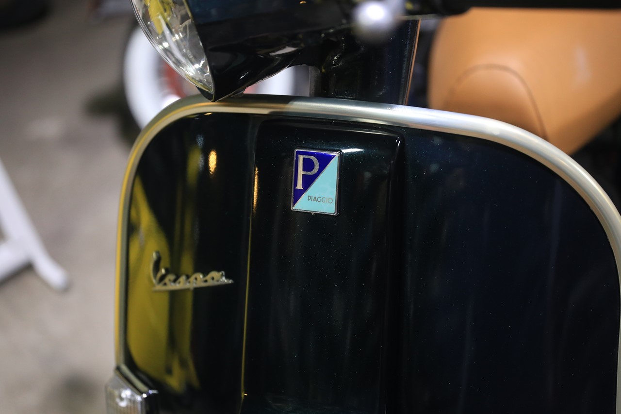 磨いて輝きを取り戻したPX125FL2の車体