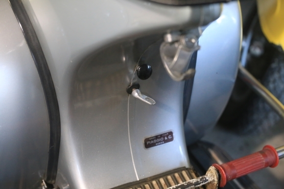 フューエルコックをOFFにする説明とPX125Xのタンク周辺