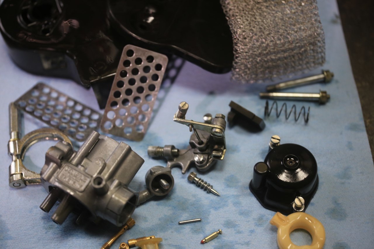 ベスパ50sのキャブレターオーバーホール作業