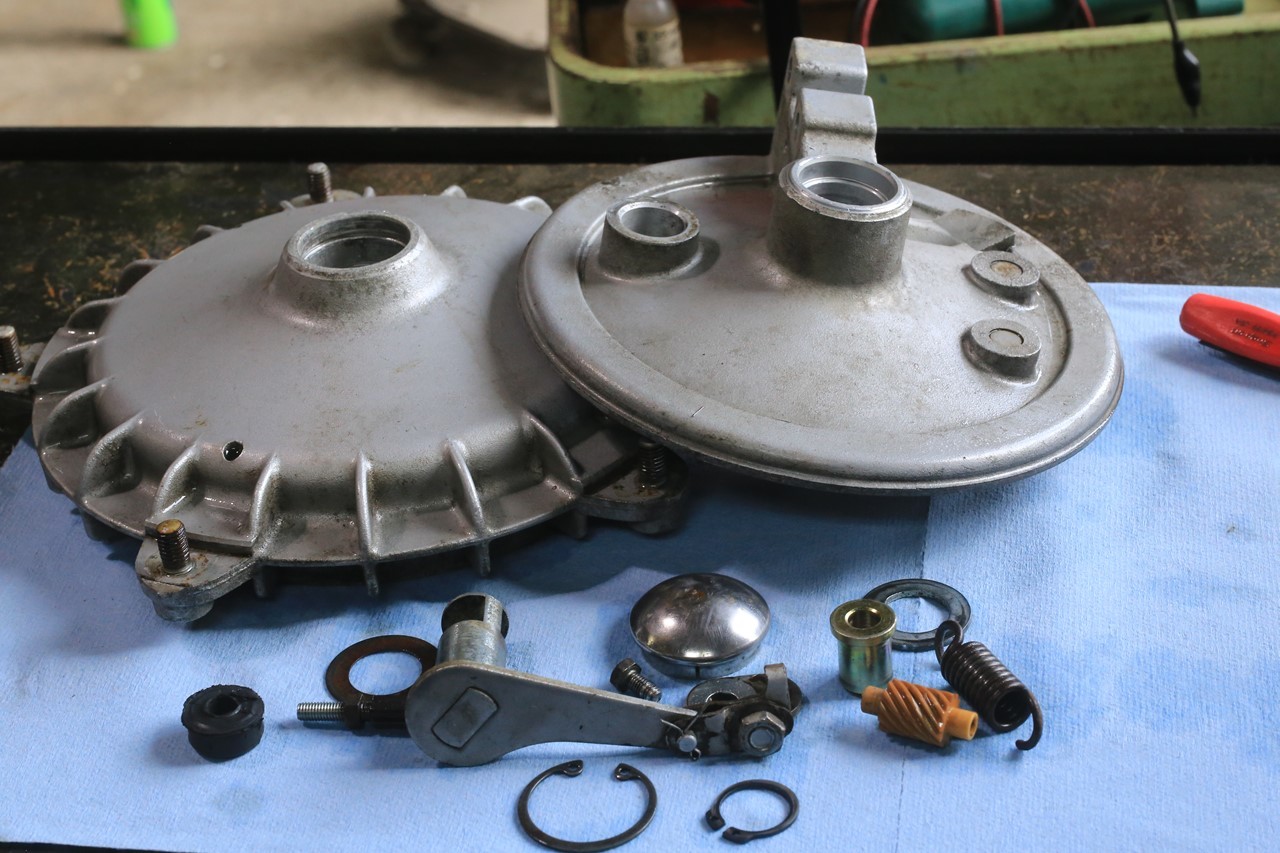 P125Xフロント周り部品の洗浄作業