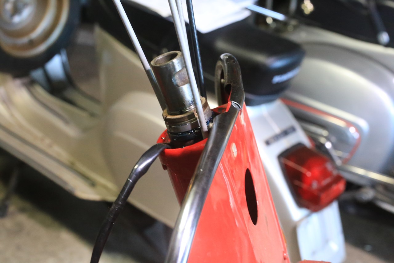 P125Xのフロントフォーク組み込み作業