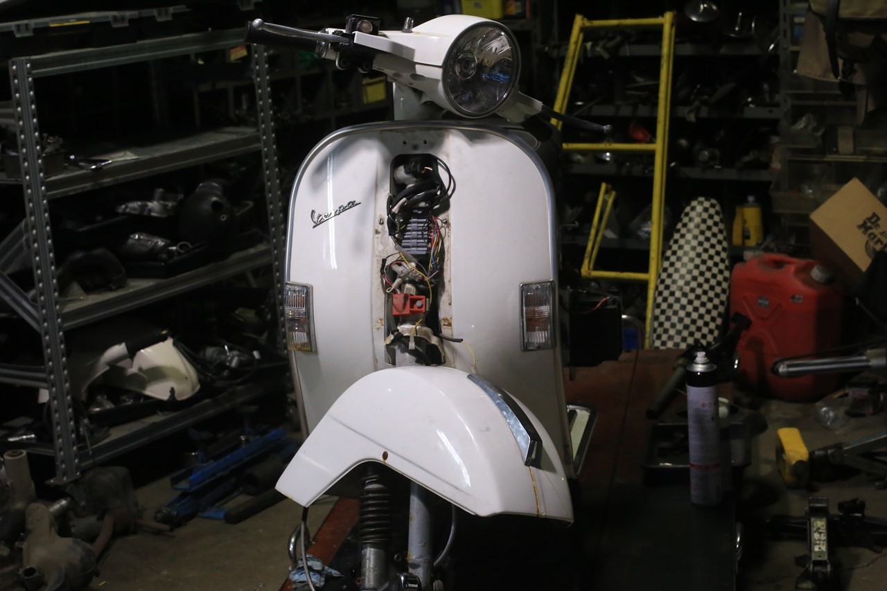 整備途中で形になってきたPX125EURO3