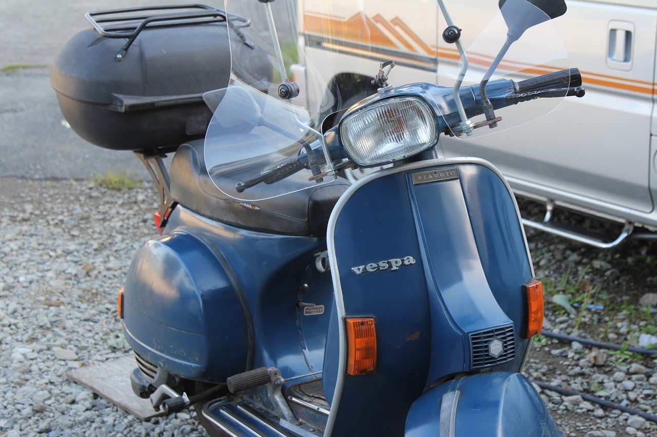 ベスパP125Xの洗車と磨き作業