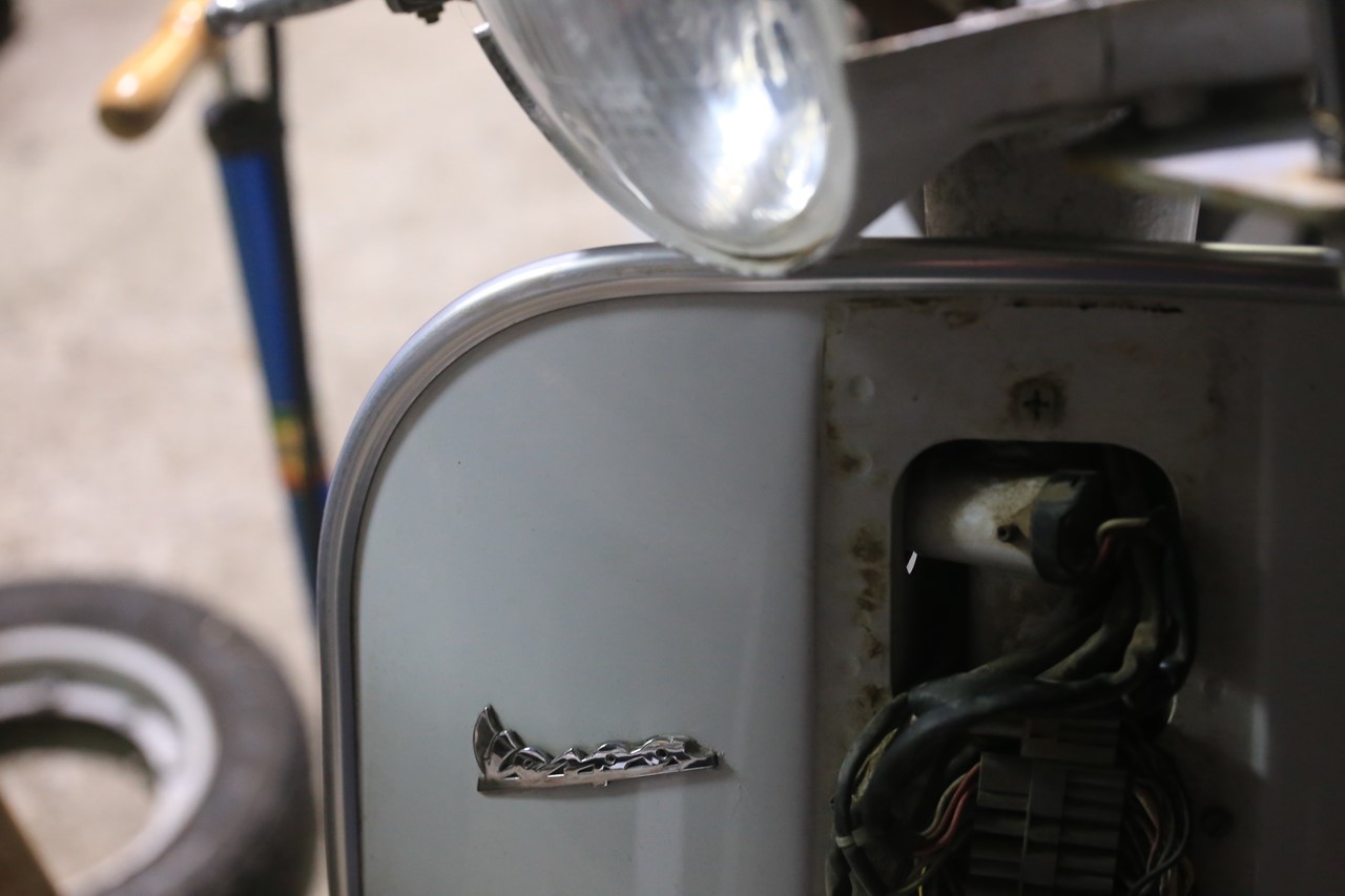 PX200FL1のレッグシールドモール交換作業