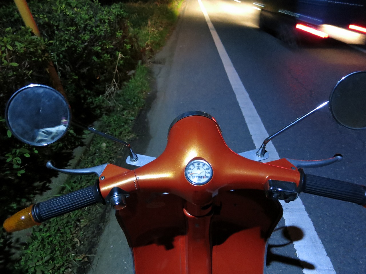 試運転に出たベスパ50s