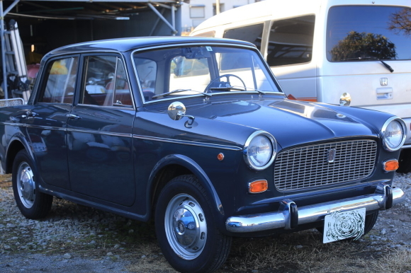 ご来店車両のFIAT1100D、外観フロントビュー
