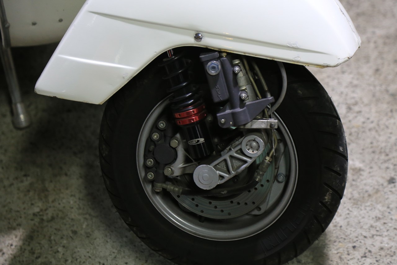 P200Eに組まれたグリメカのディスクブレーキKit