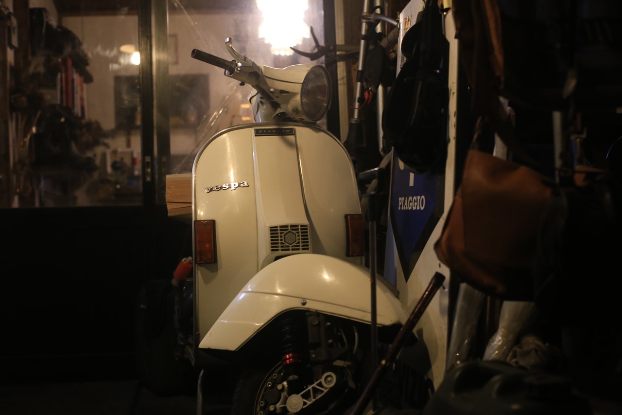 店奥に移動した自分のP200E