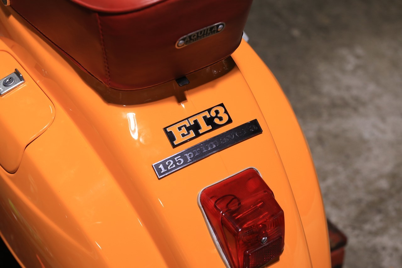 試運転準備中のベスパ125ET3