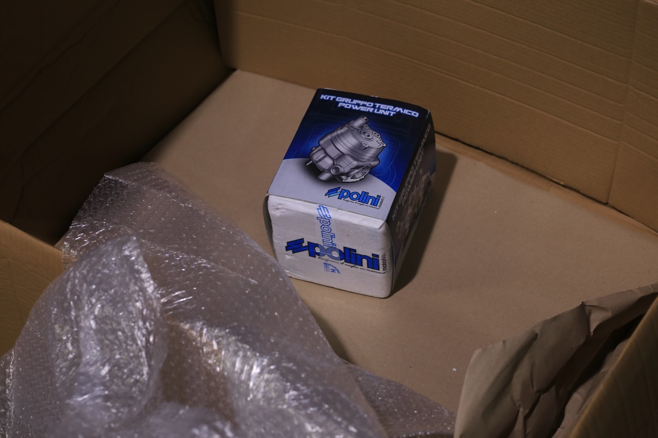 届いた荷物に入っていた唯一の目的パーツ