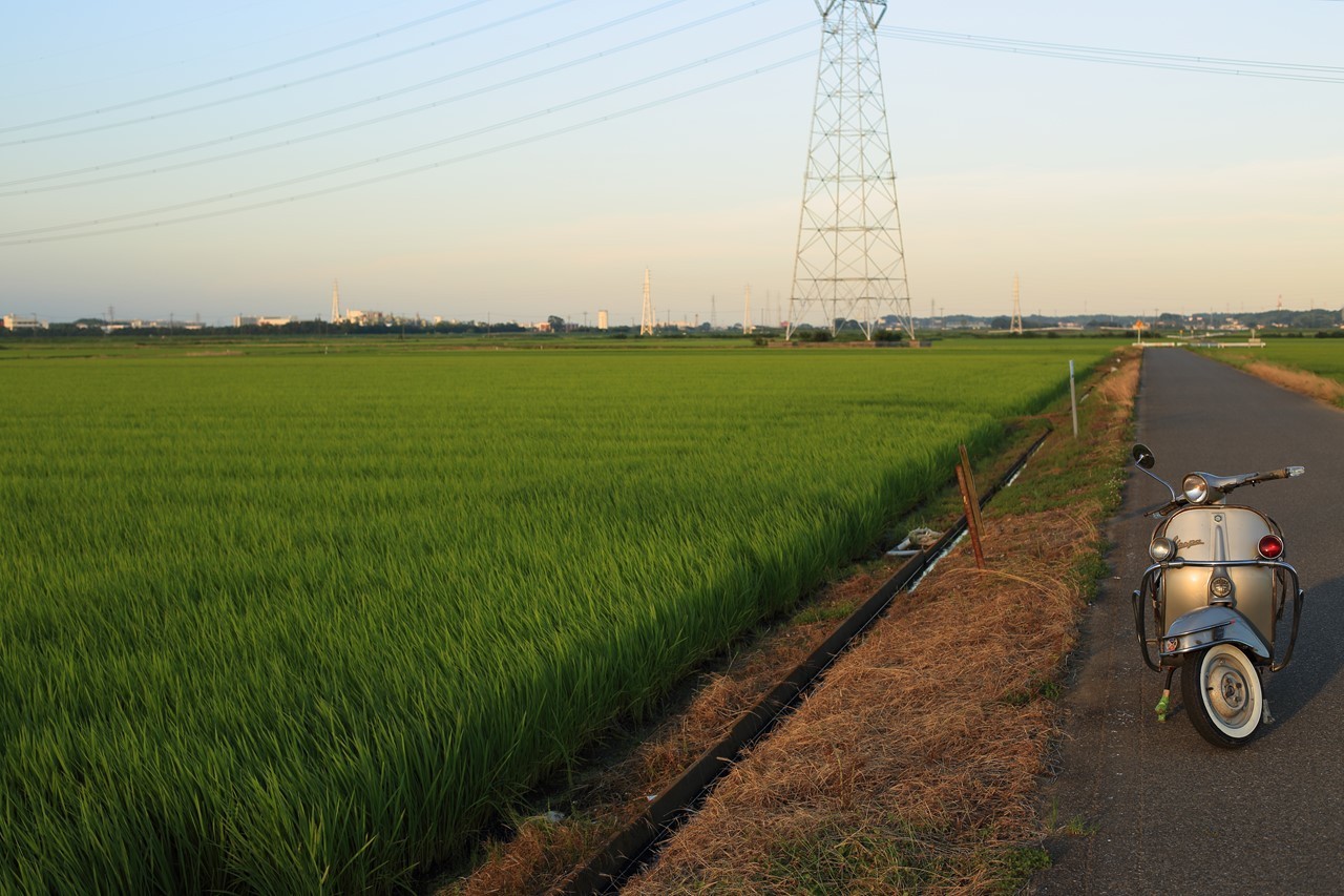 夕方に試運転へ出発するベスパ100