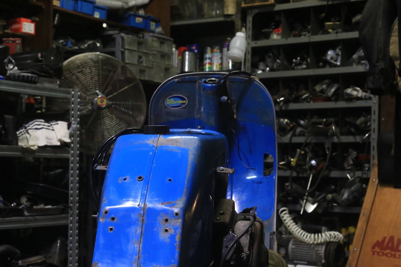 P125Xの磨き作業の様子(右側から撮影・アイキャッチ指定)