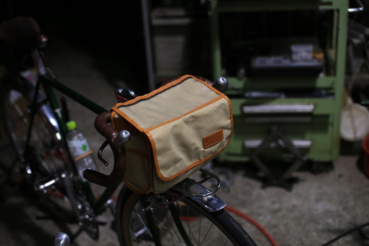 ランドナー用自転車に取り付けるフロントバッグ