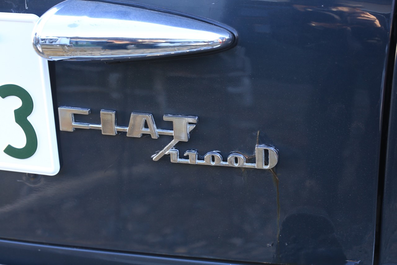 FIAT1100Dのサイドビュー