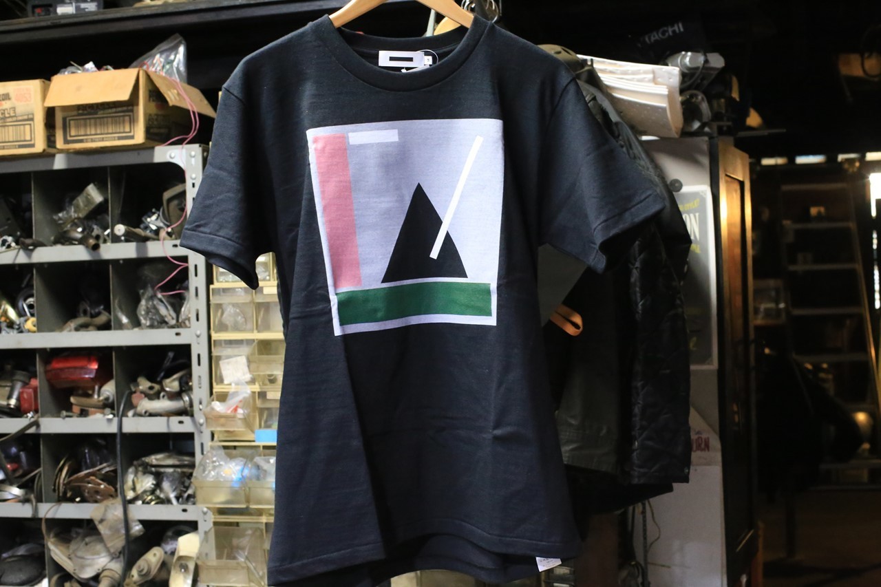 抽象化デザインTシャツ