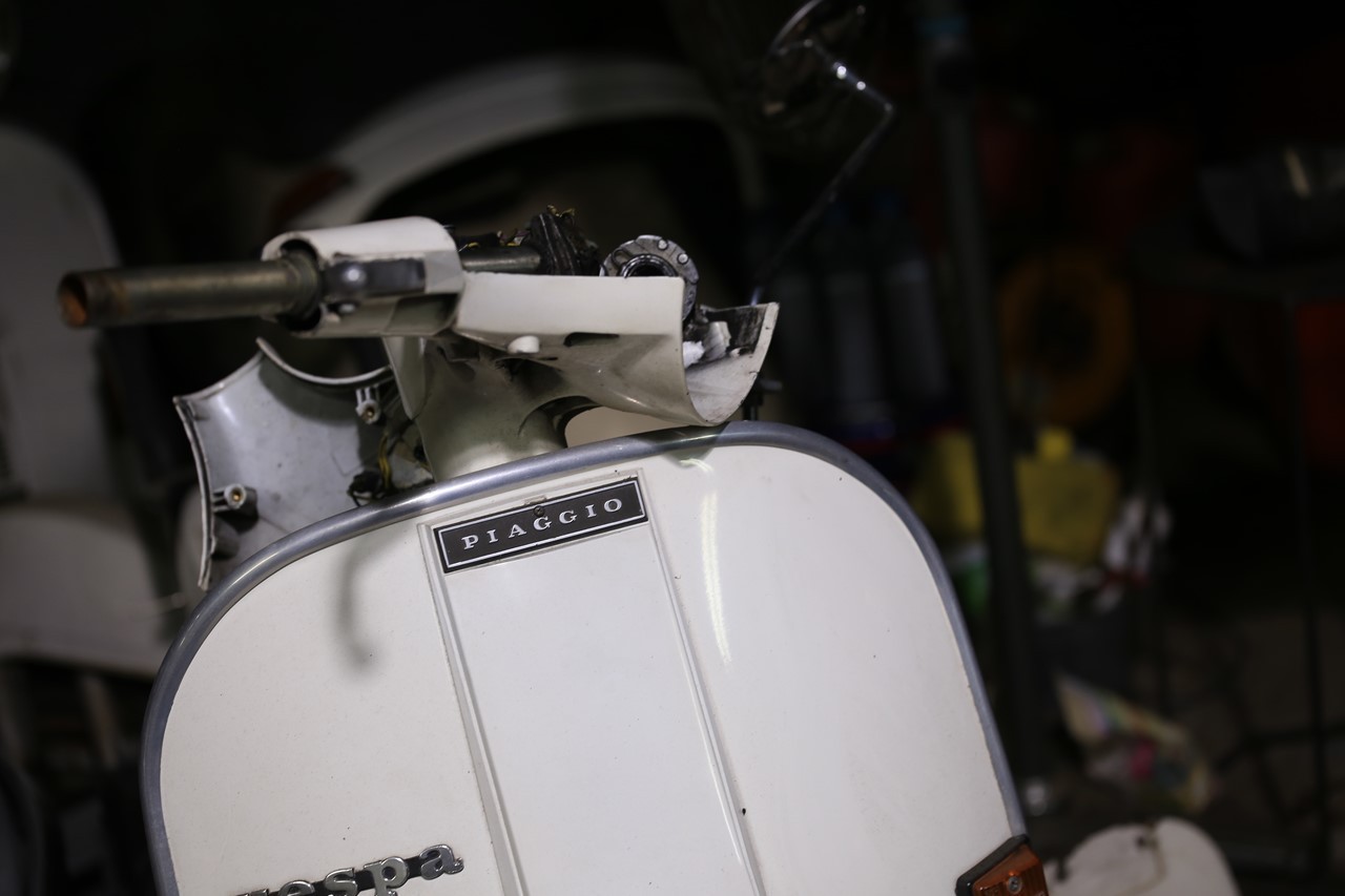 整備中のベスパP200E(復活計画中)
